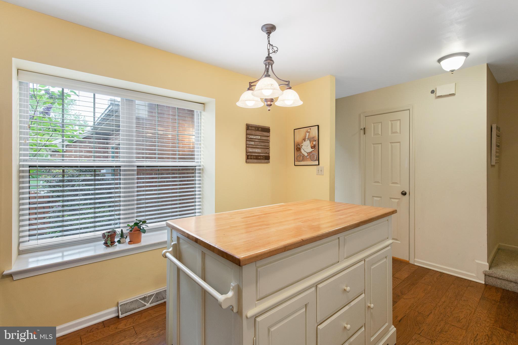 WOODS EDGE - Residential