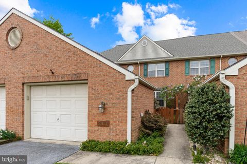 Photo of 211 PINE BRIDGE LN, LANCASTER, PA 17603 (MLS # PALA2033714)