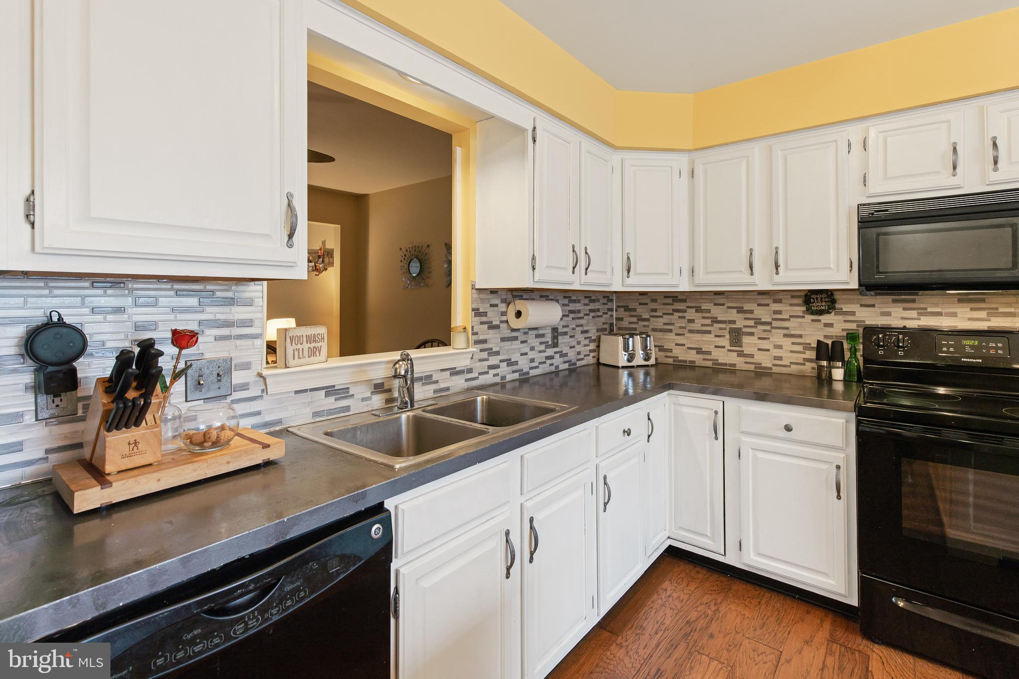 WOODS EDGE - Residential