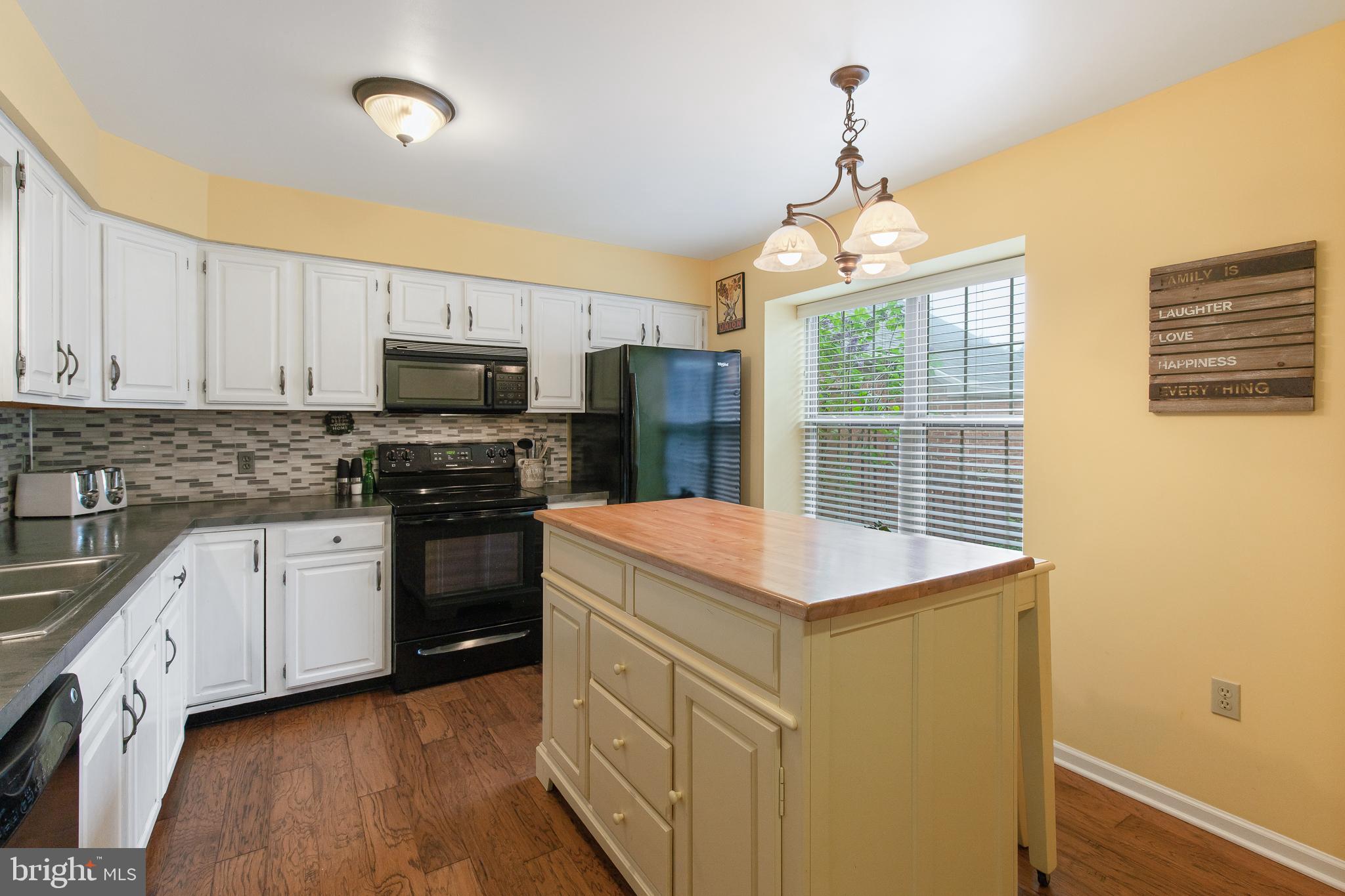 WOODS EDGE - Residential