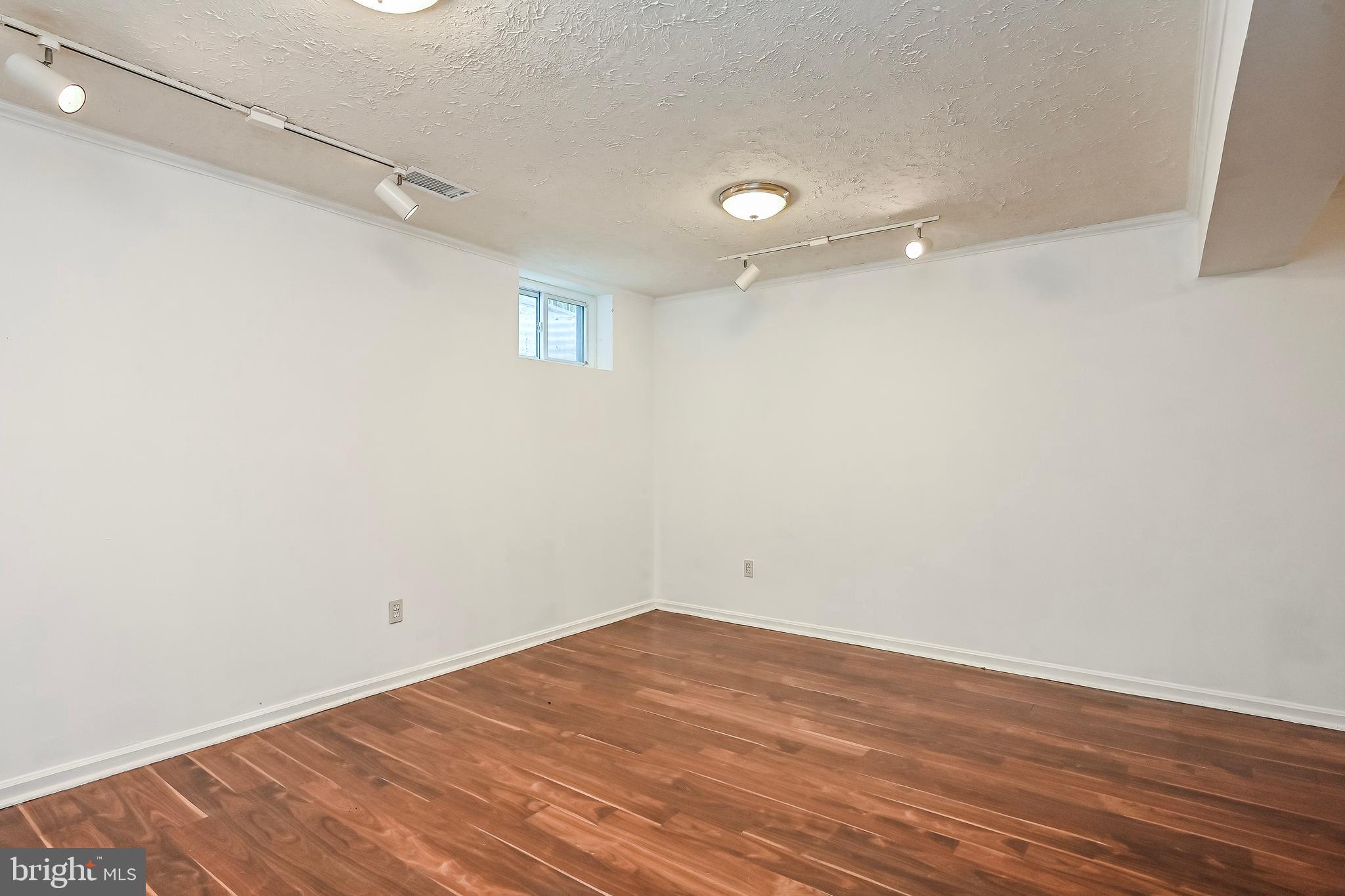 KEENE MILL WOODS - Residential