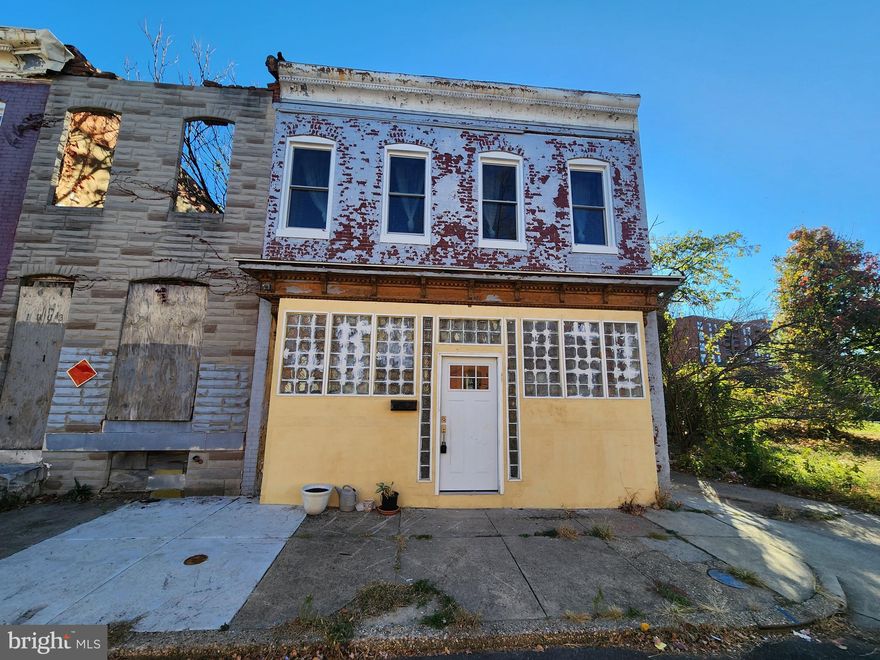 ONLINE AUCTION: Bidding begins 12/03/2024 @ 10:00 AM. Bidding ends 12/05/2024 @ 11:10 AM. List Price is Suggested Opening Bid. 2 Story End Unit Townhouse Shell located in the Oliver area of Baltimore City. Residents can enjoy the nearby attractions such as Clifton Park, Clifton Park Golf Course, Northeast Market, & John Hopkins Hospital. Property is Vacant. Easy Access to Major traffic Artery North Ave Deposit: $5,000.
