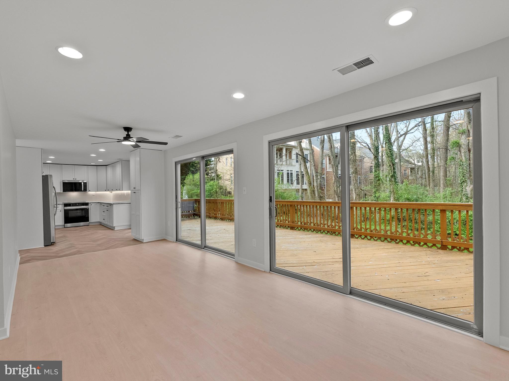 MELVILLE - Residential Lease