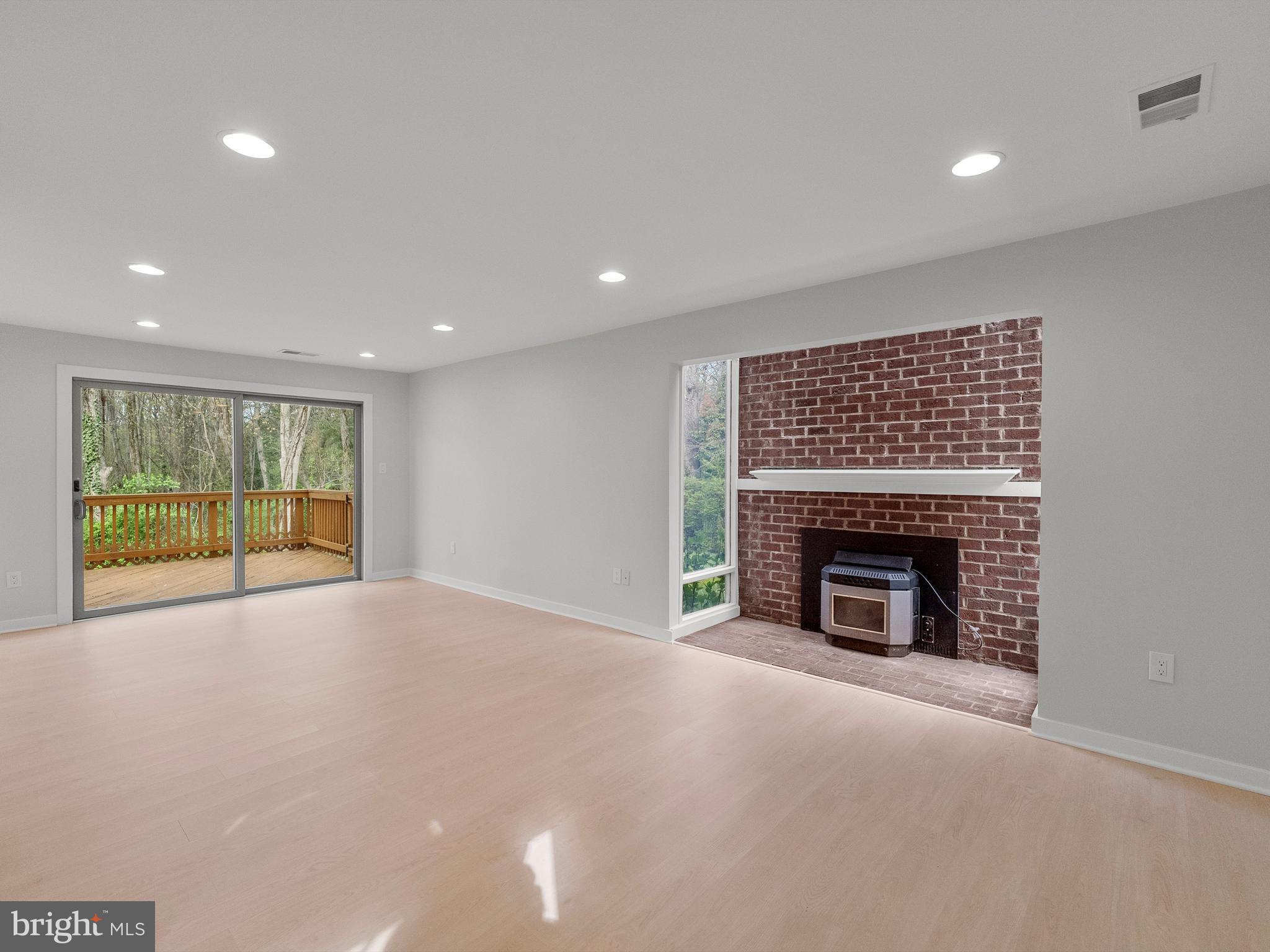 MELVILLE - Residential Lease