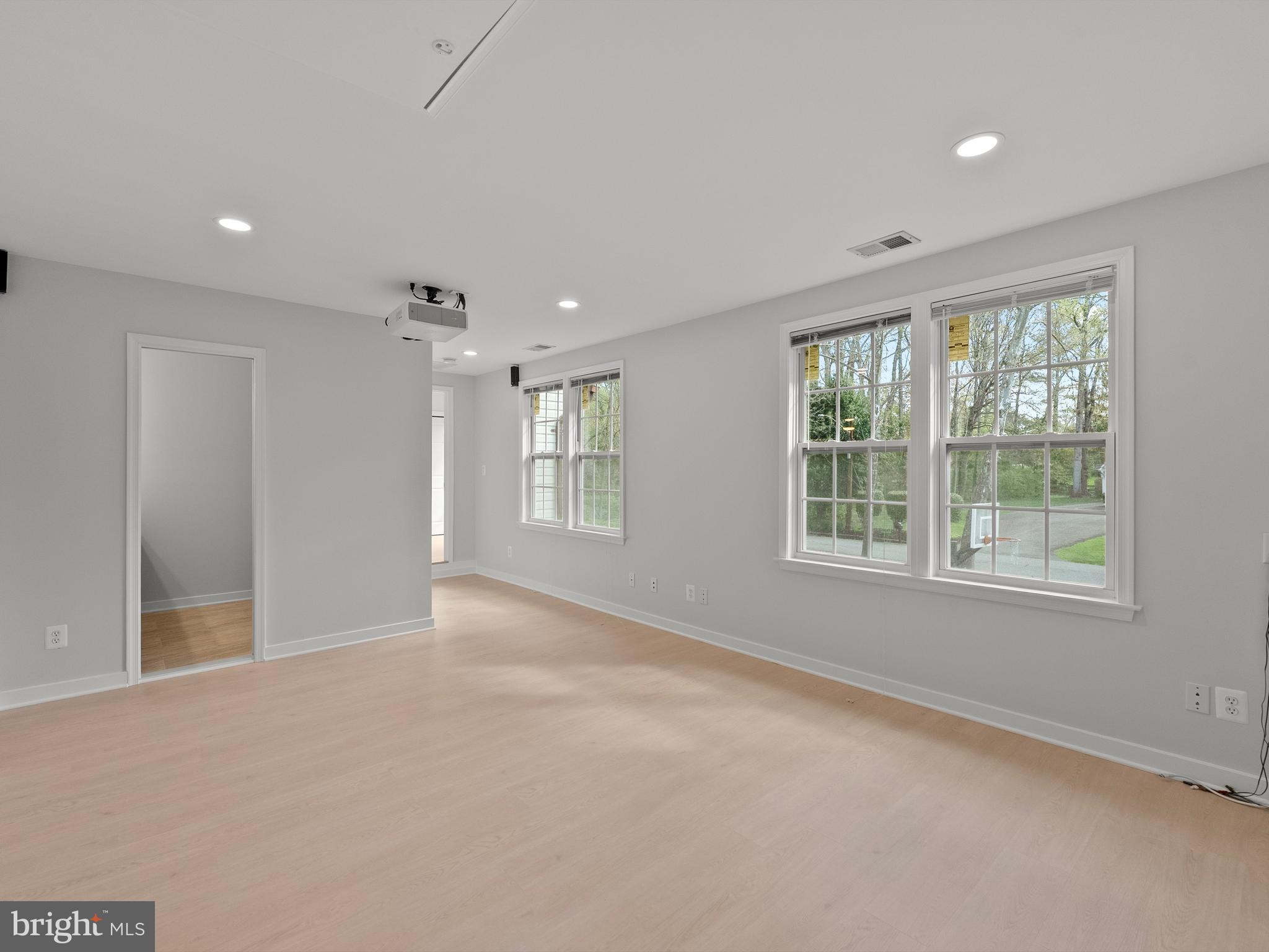 MELVILLE - Residential Lease