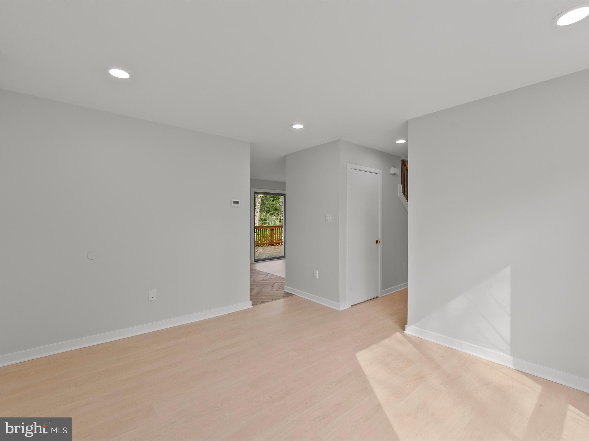 MELVILLE - Residential Lease