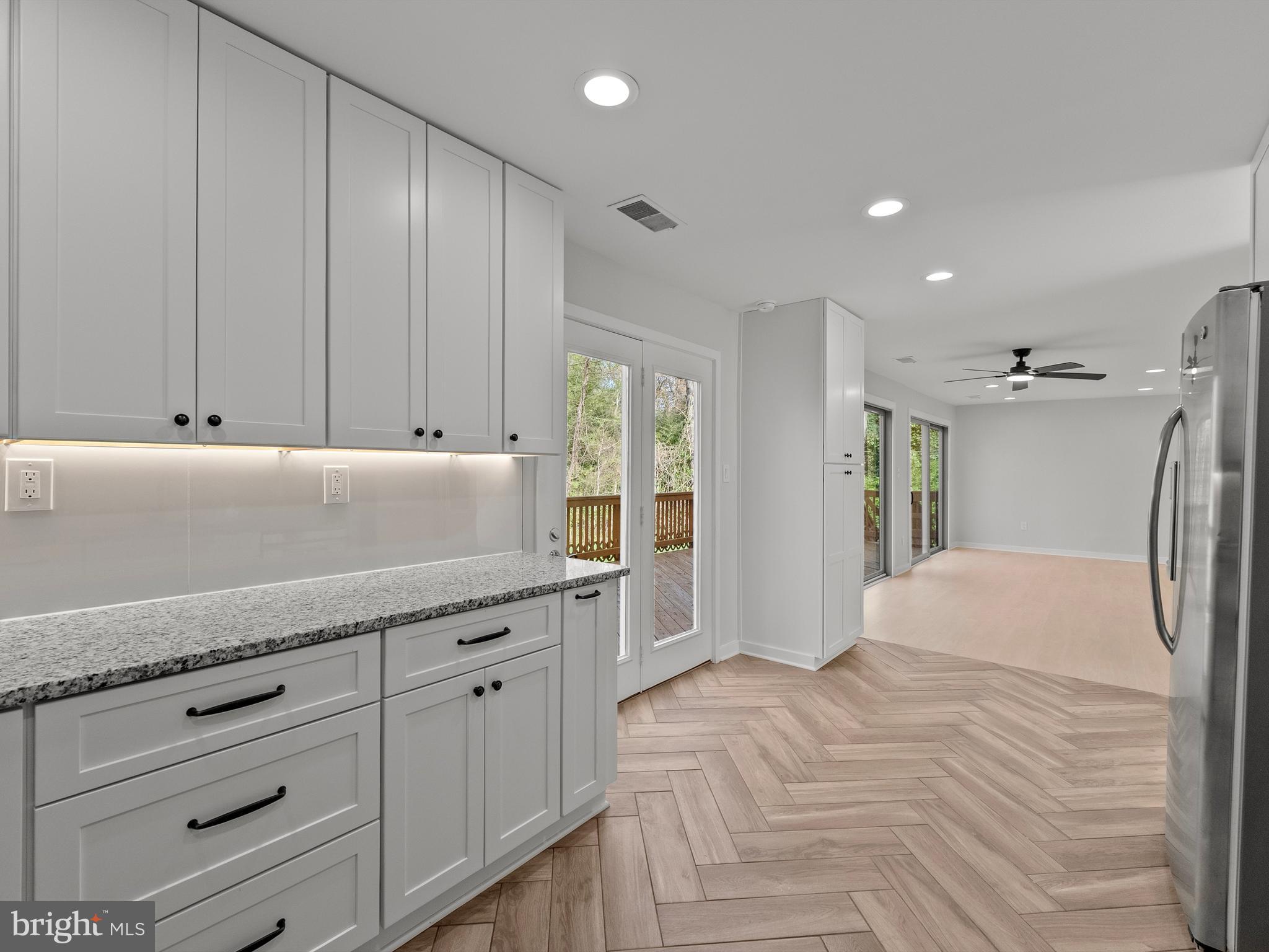 MELVILLE - Residential Lease