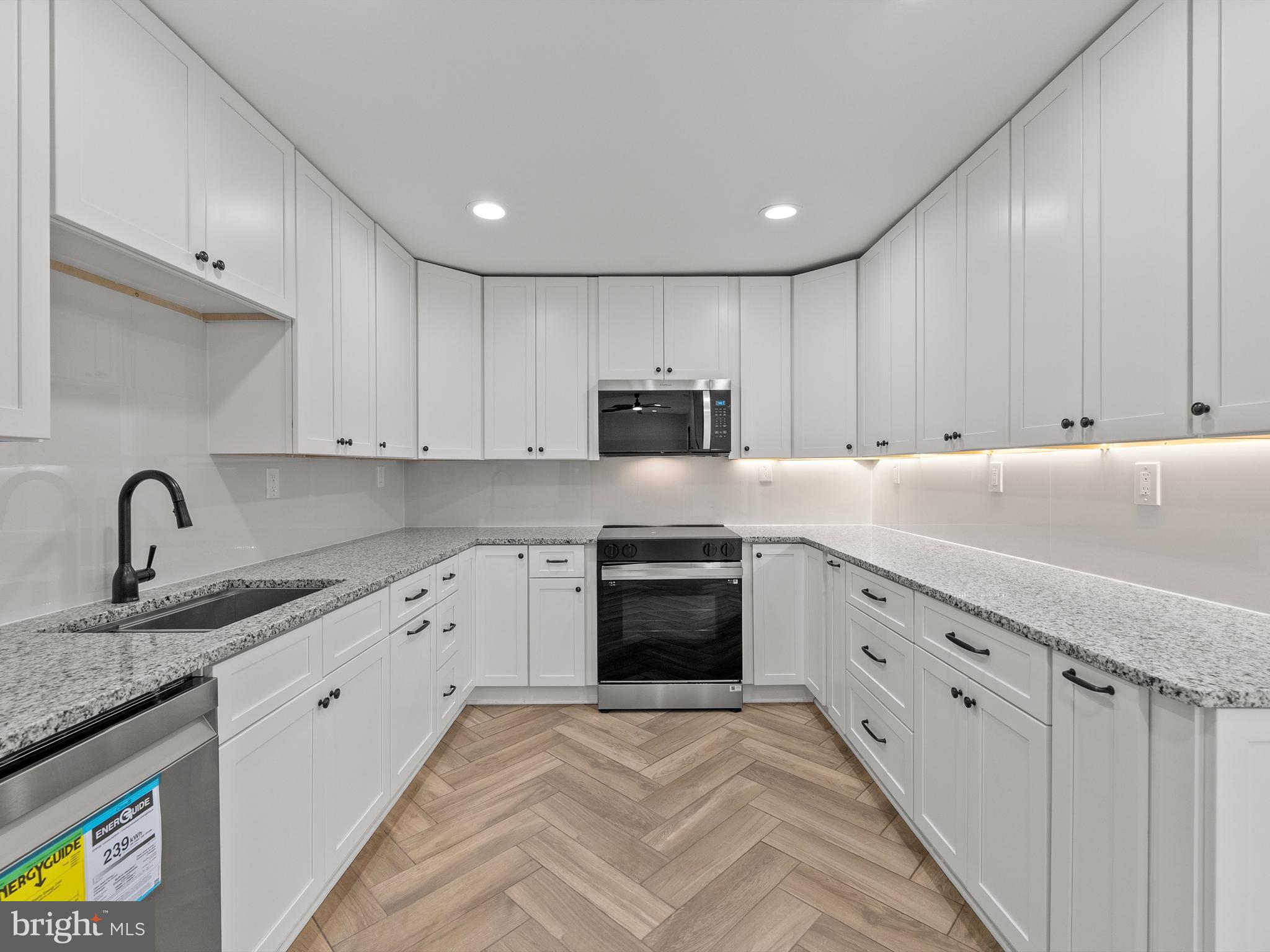 MELVILLE - Residential Lease