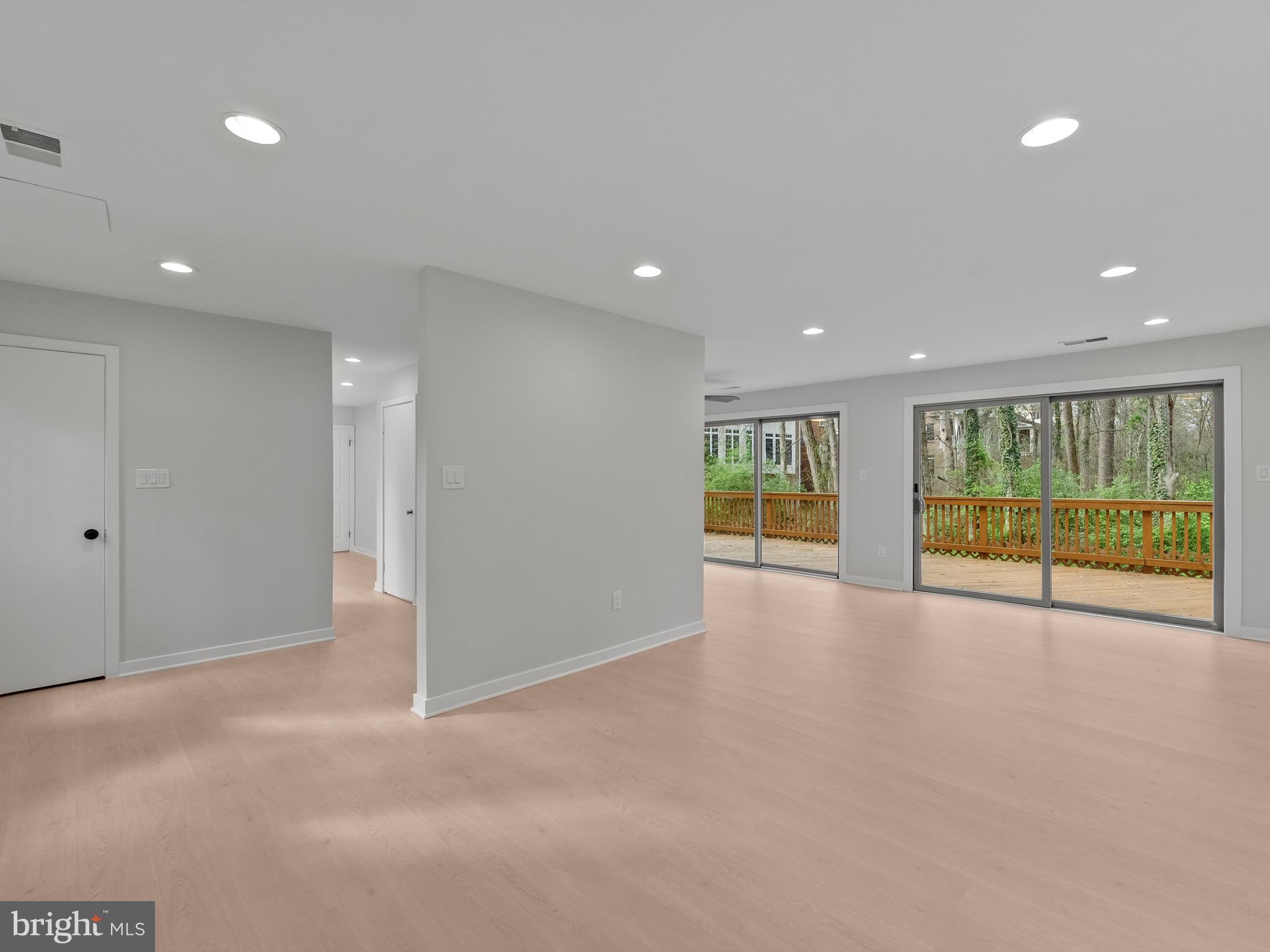 MELVILLE - Residential Lease