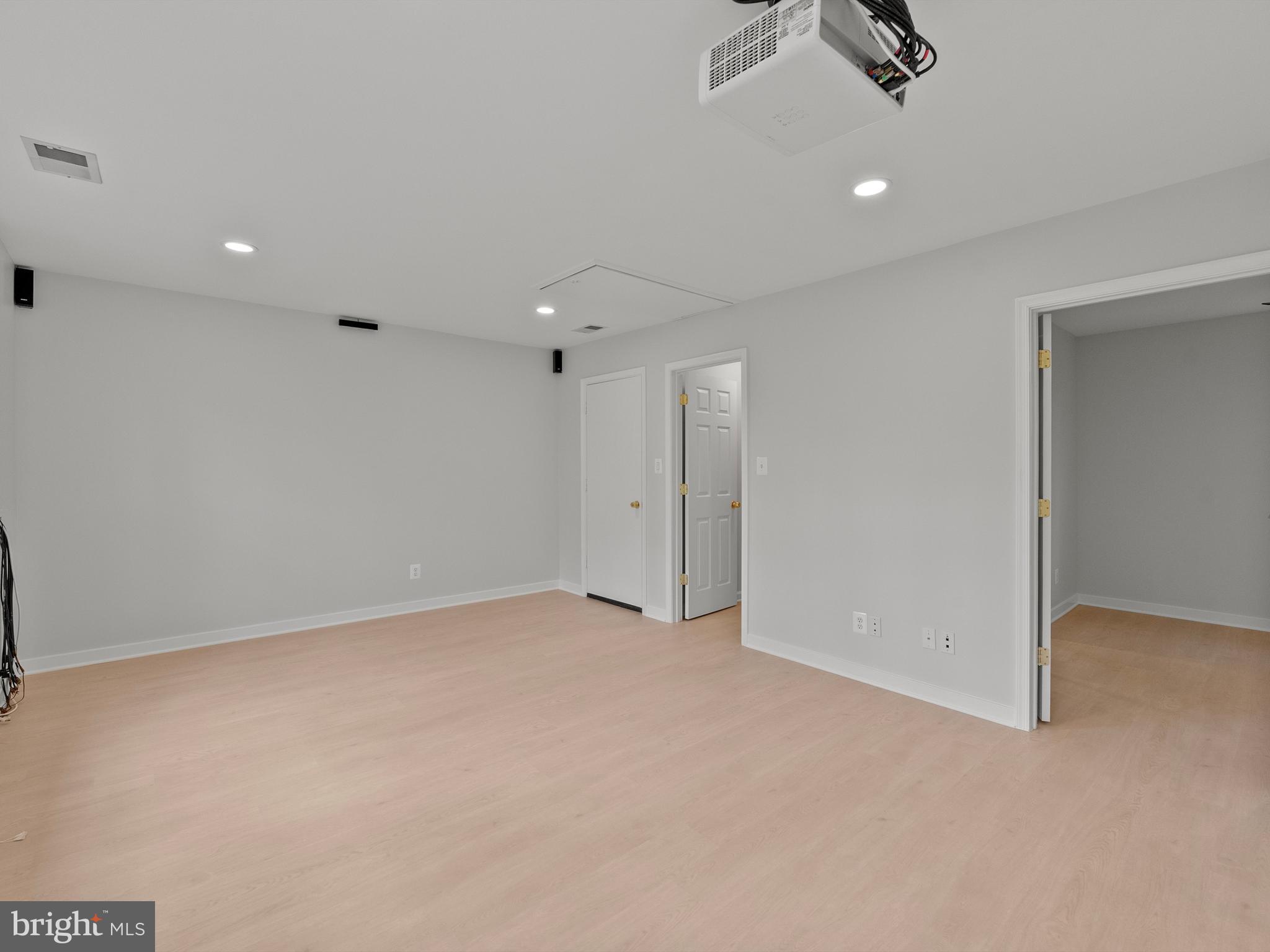 MELVILLE - Residential Lease