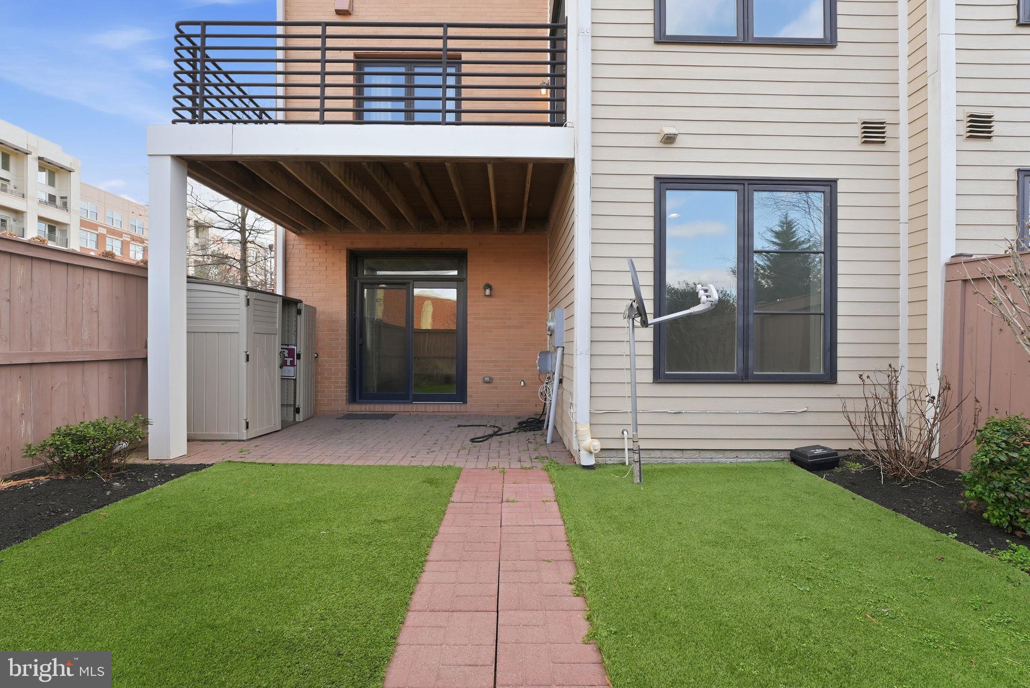 POTOMAC YARD - Residential Lease