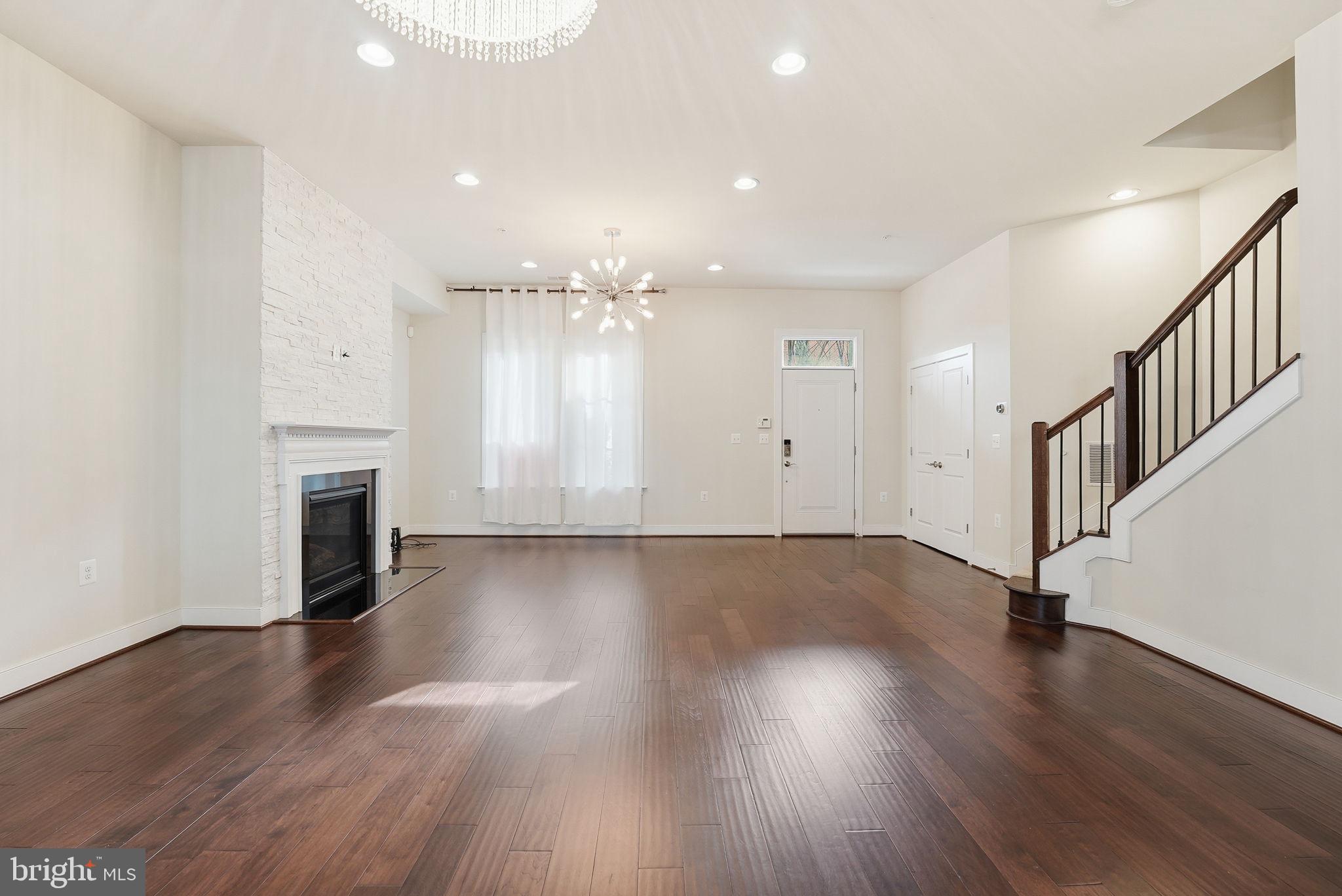 POTOMAC YARD - Residential Lease