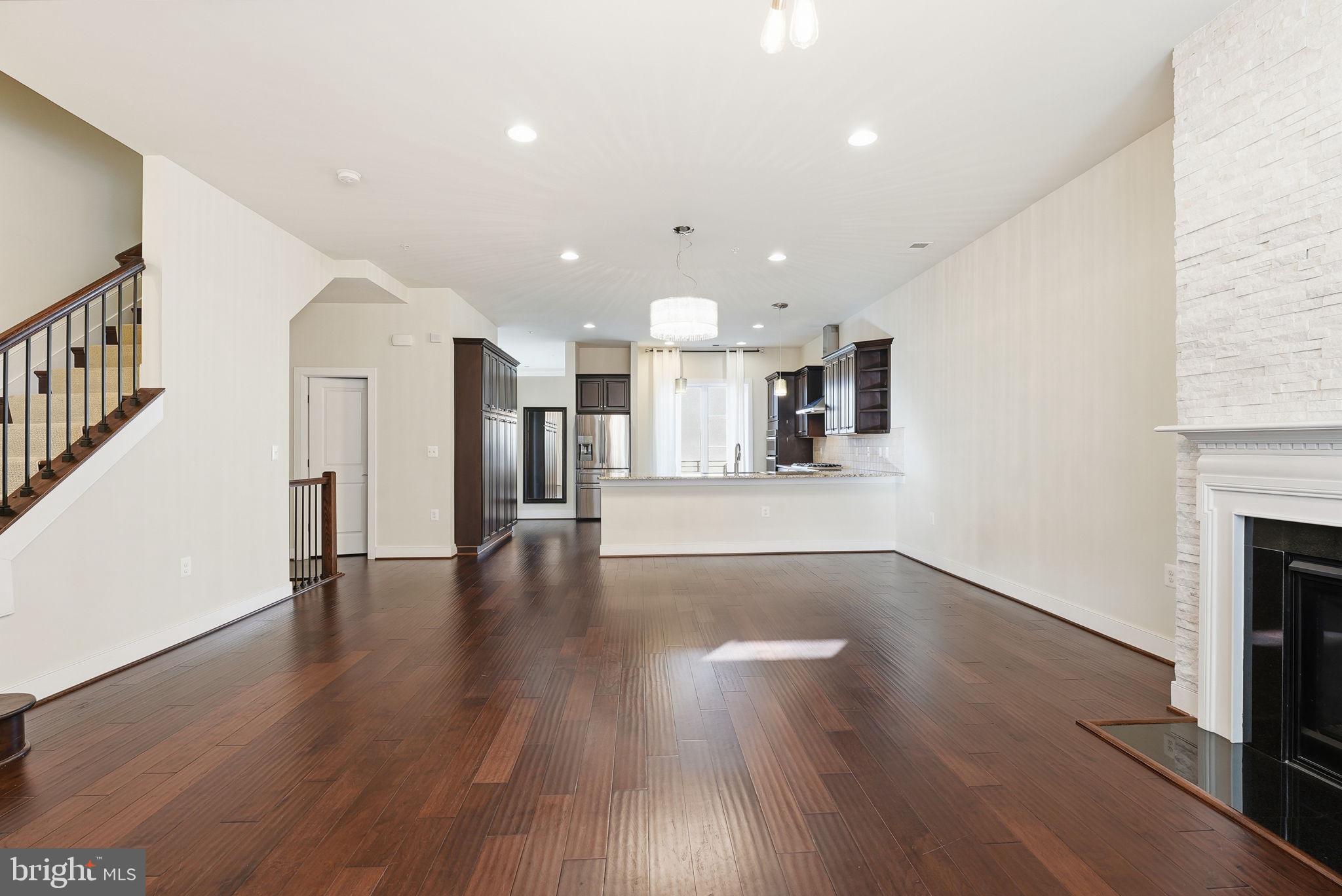 POTOMAC YARD - Residential Lease