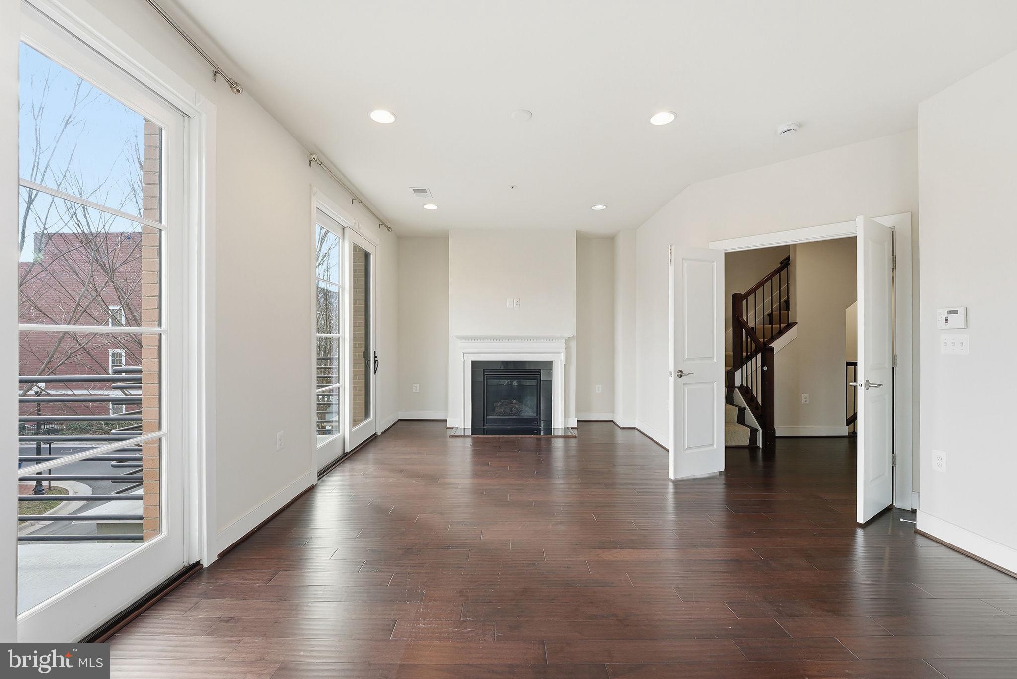 POTOMAC YARD - Residential Lease