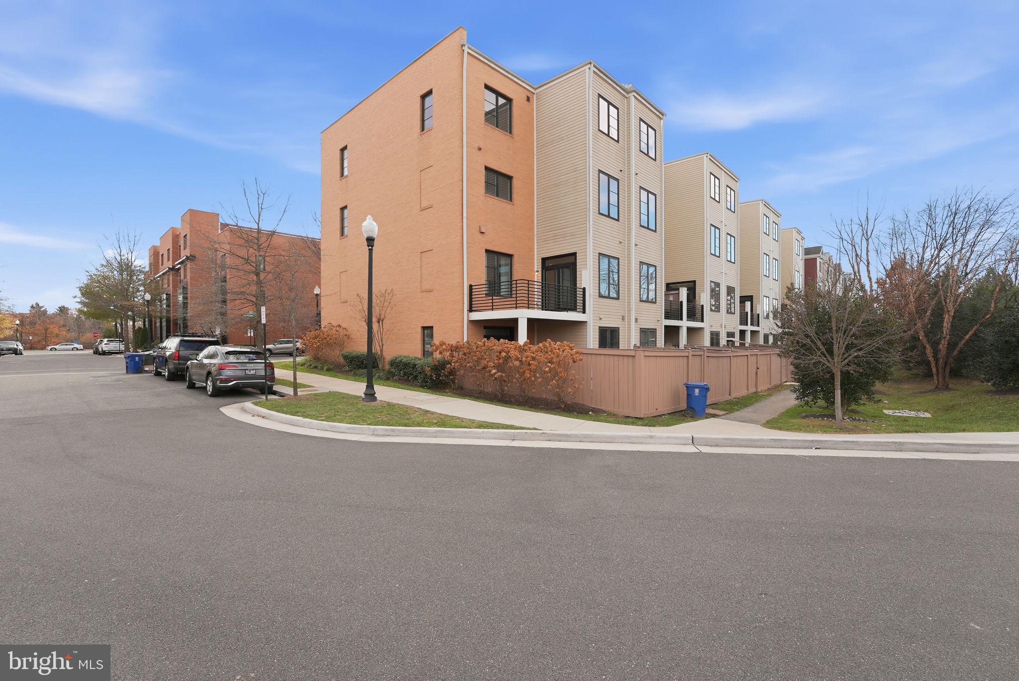 POTOMAC YARD - Residential Lease