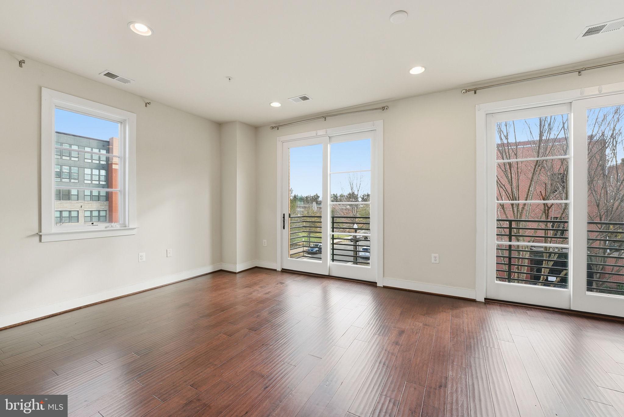 POTOMAC YARD - Residential Lease