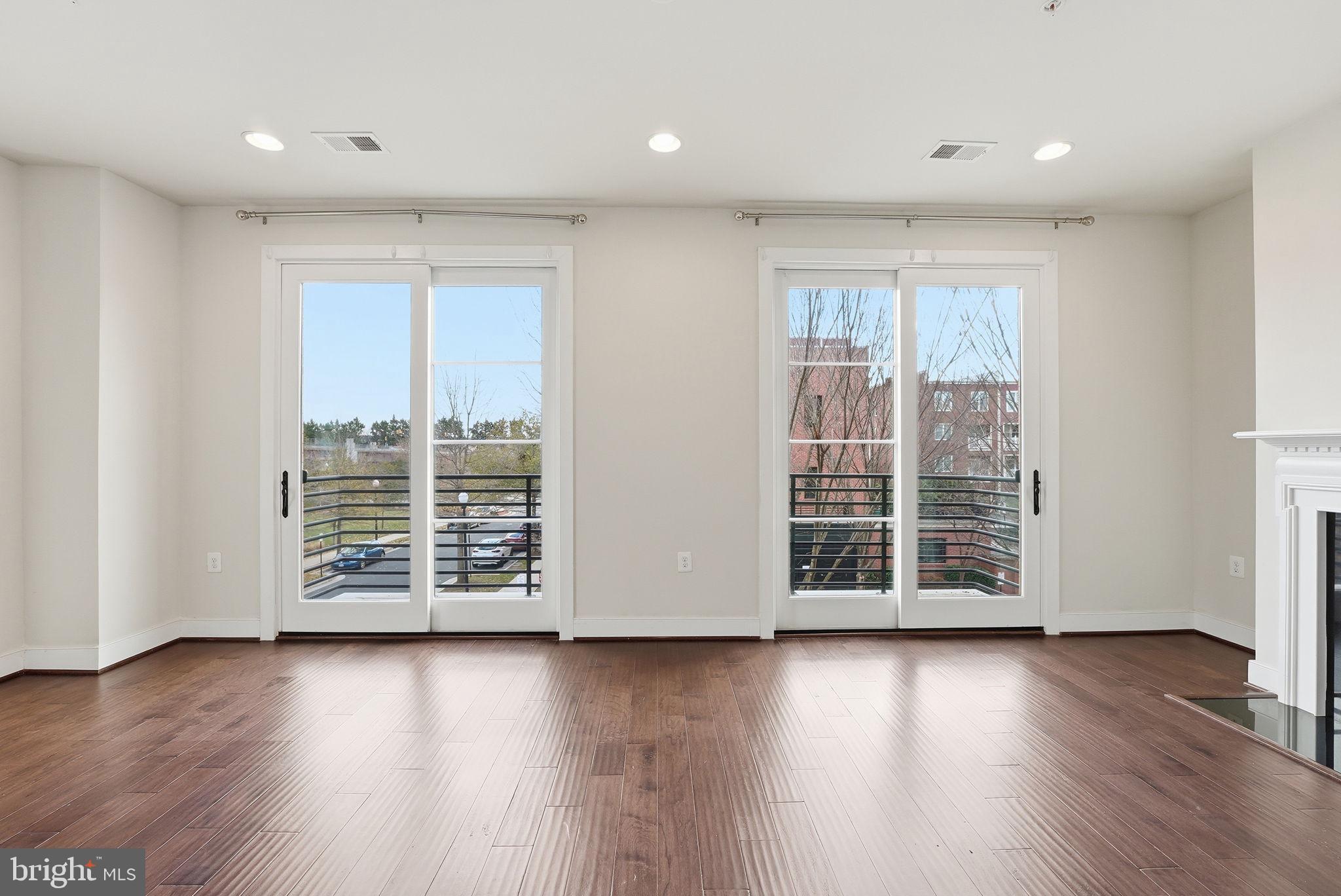 POTOMAC YARD - Residential Lease