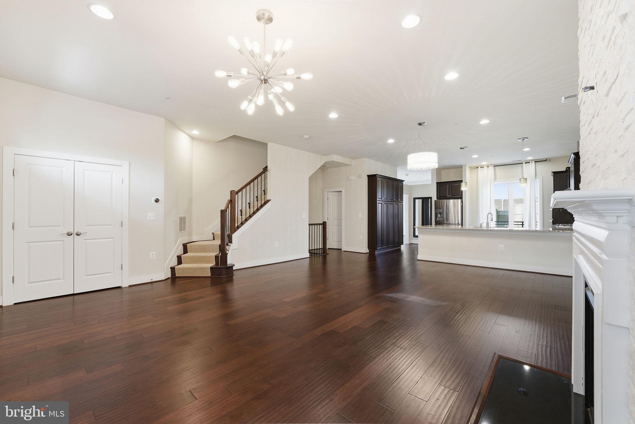 POTOMAC YARD - Residential Lease