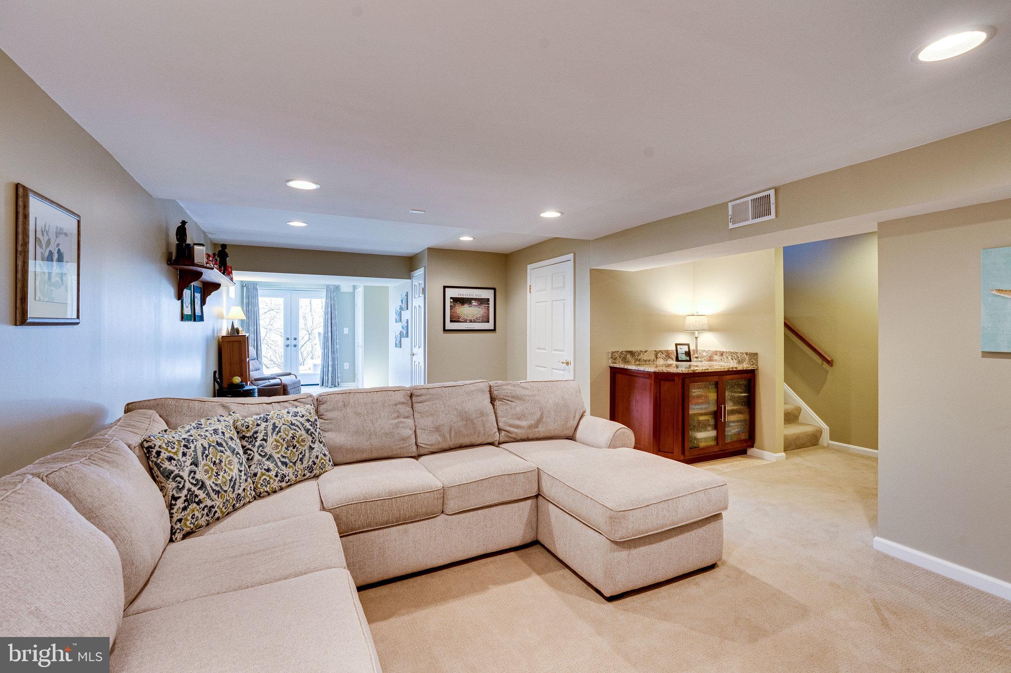 CHANTILLY HIGHLANDS - Residential