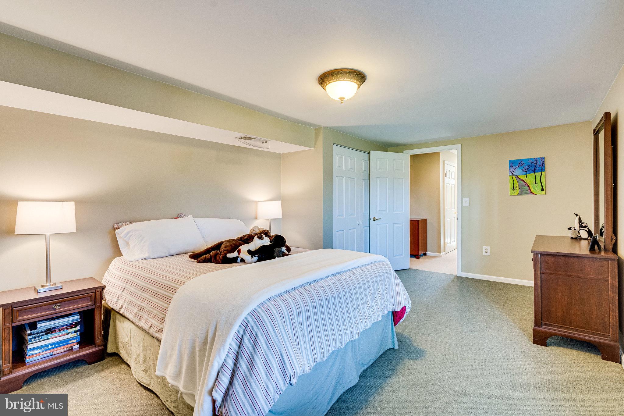 CHANTILLY HIGHLANDS - Residential