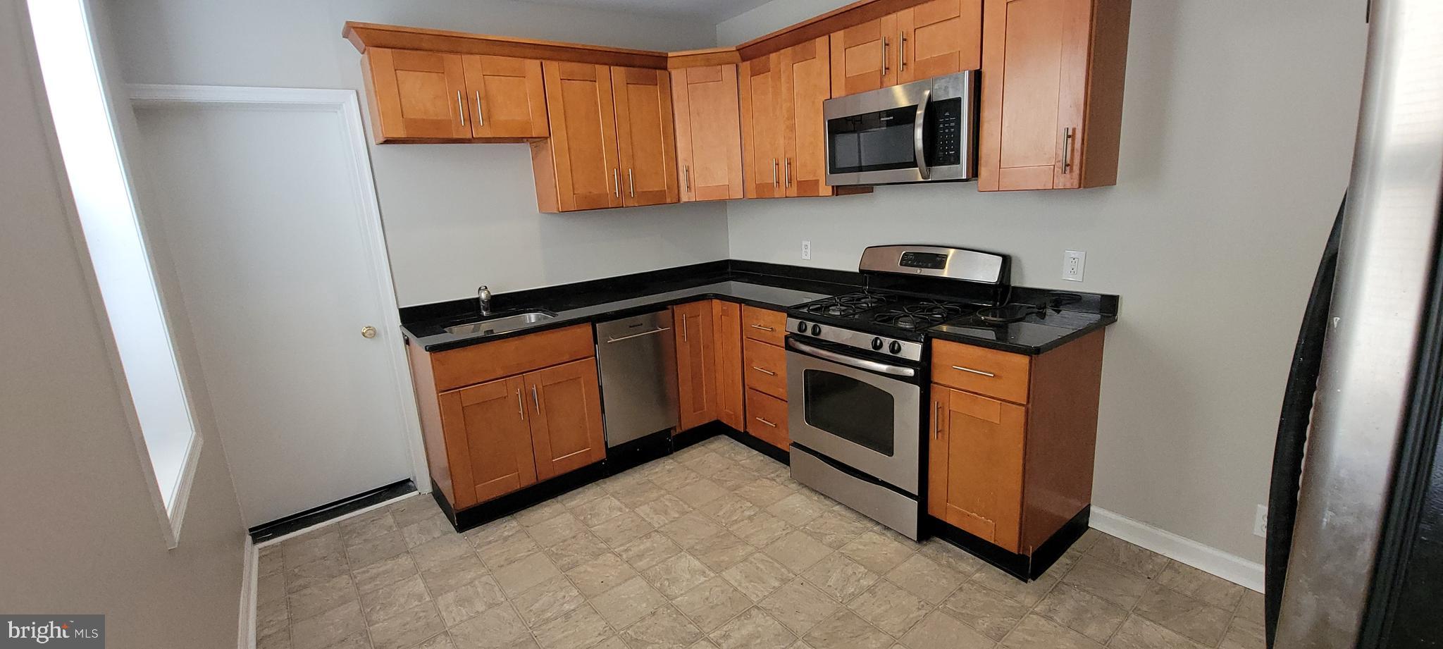 EAST KENSINGTON - Residential