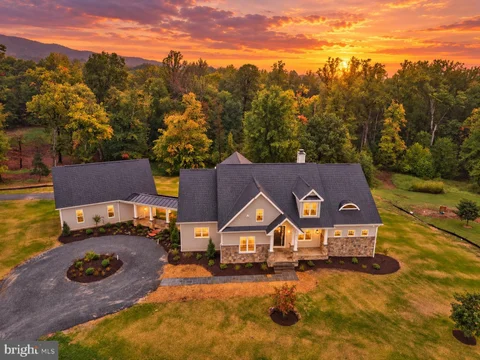 3257 Mountain Road, Haymarket, VA MLS: VAPW2130090