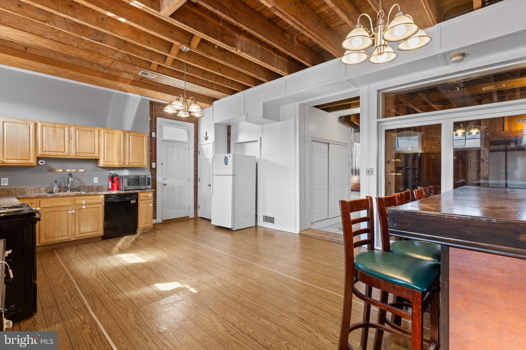 FEDERAL HILL HISTORIC DISTRICT - Residential Income