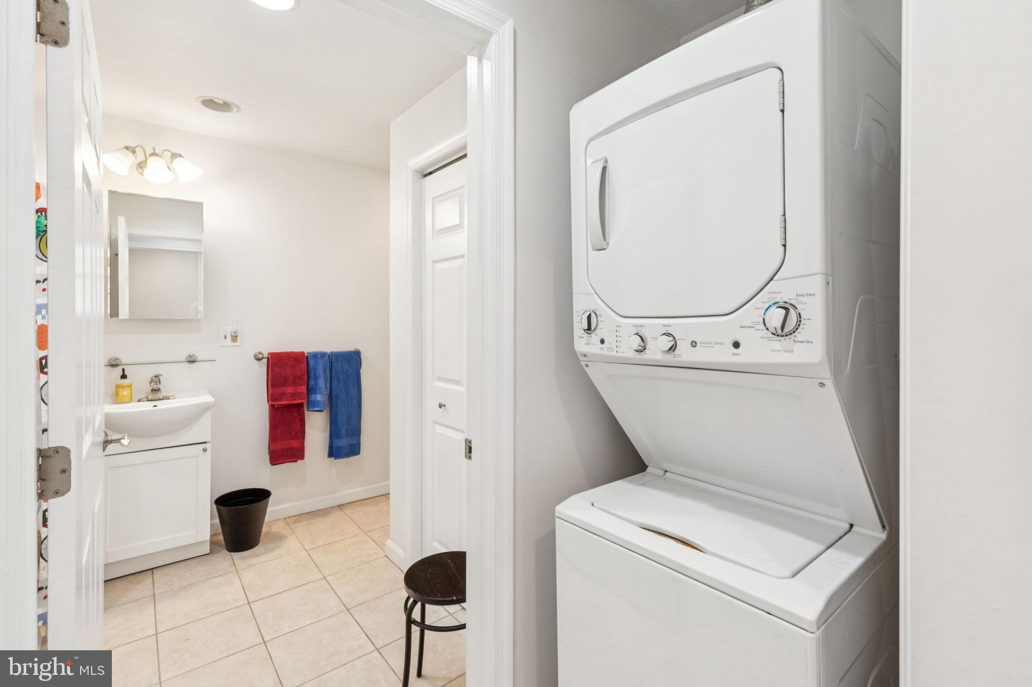 WASHINGTON SQ WEST - Residential Income