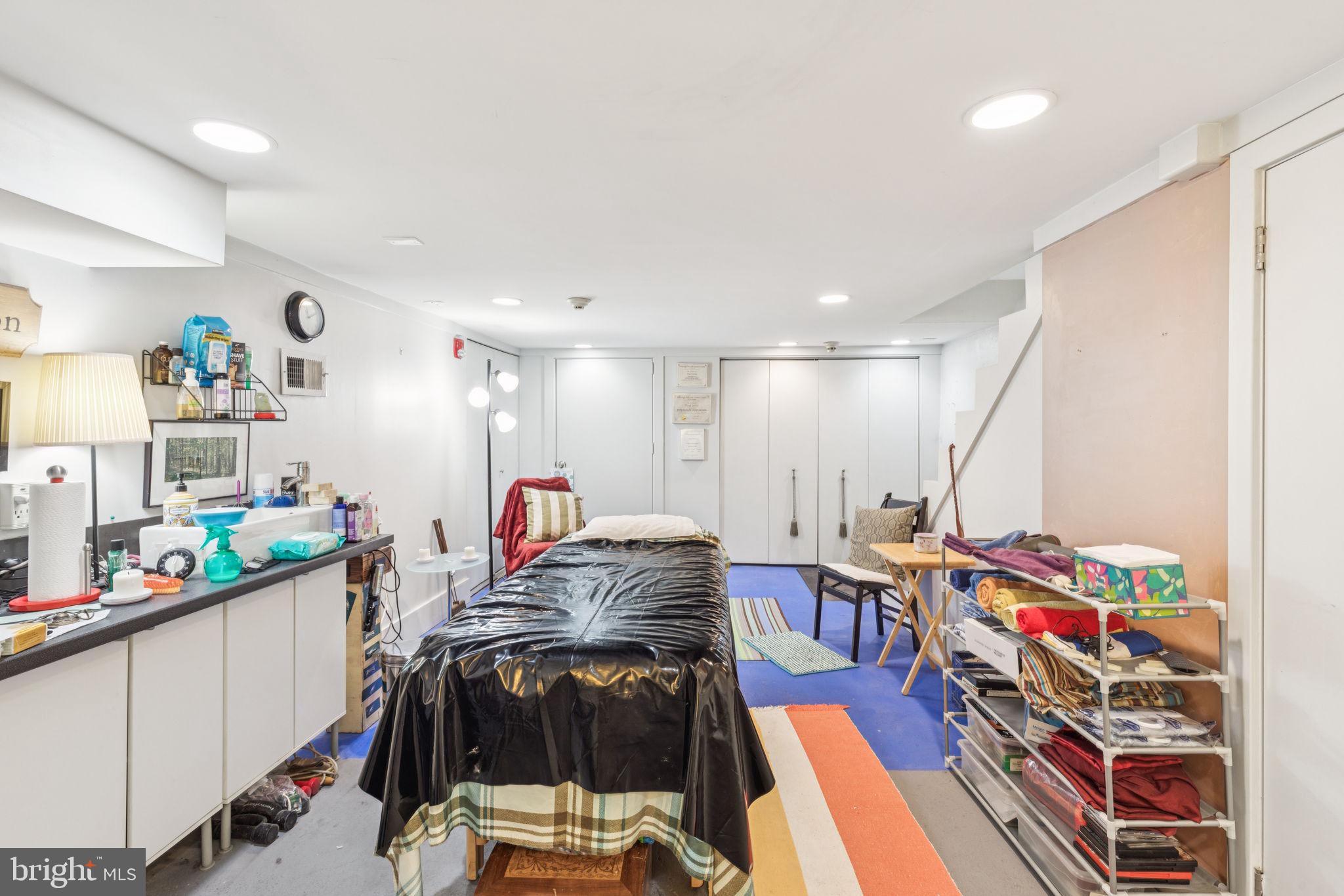 WASHINGTON SQ WEST - Residential Income