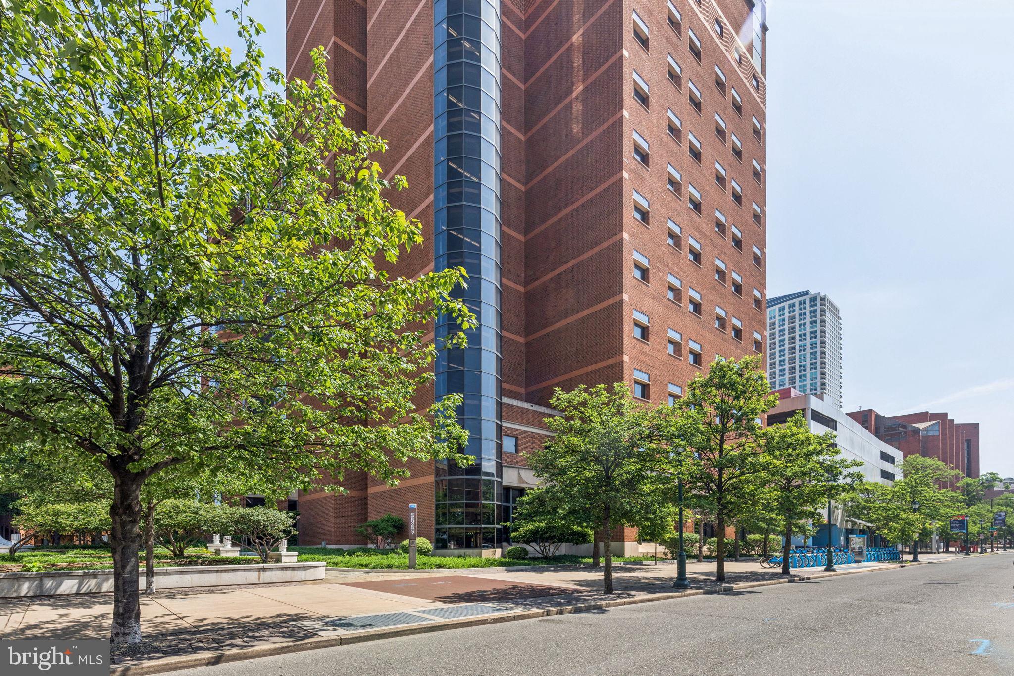 WASHINGTON SQ WEST - Residential Income