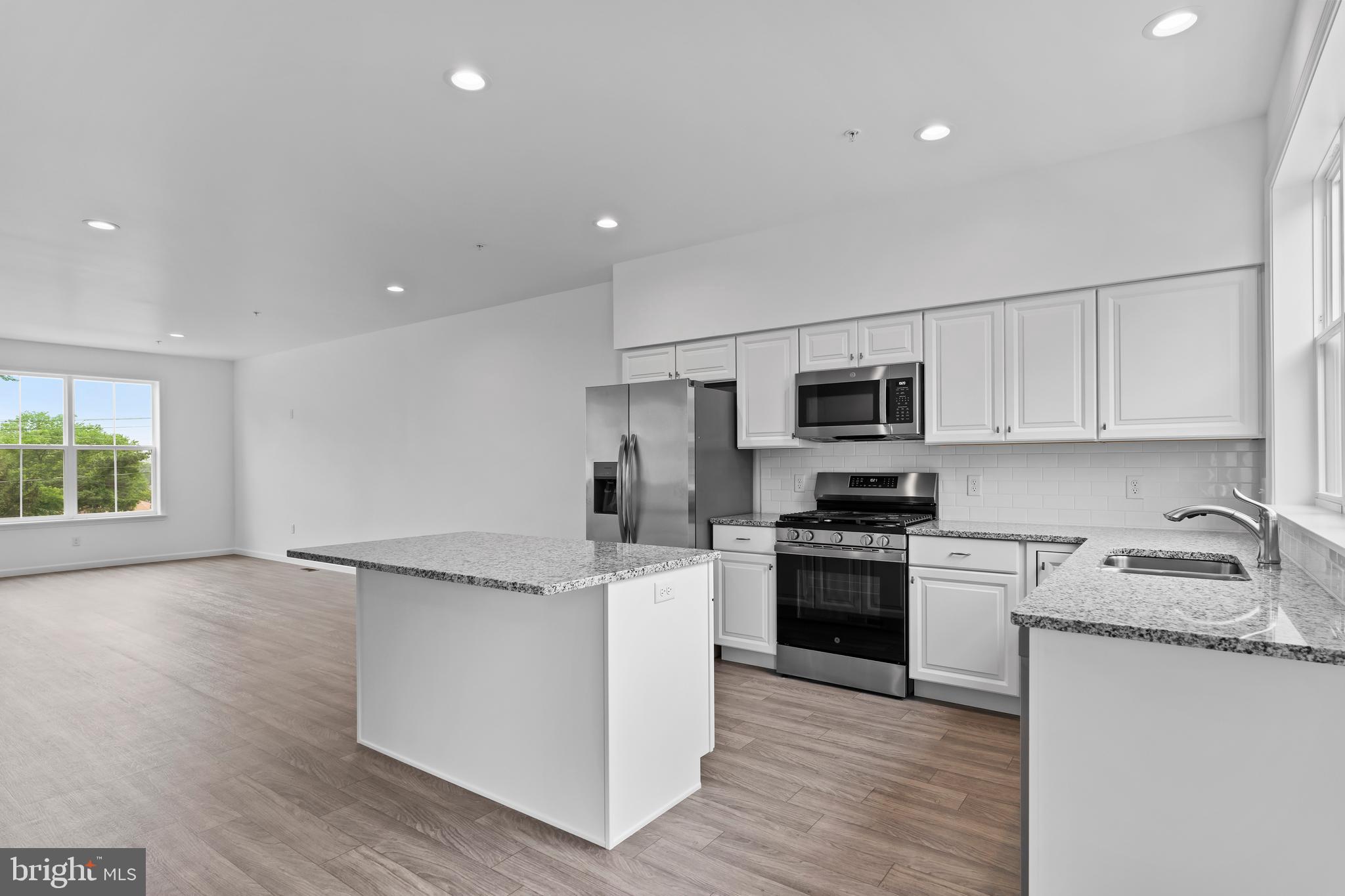 BRETTON - Residential Lease