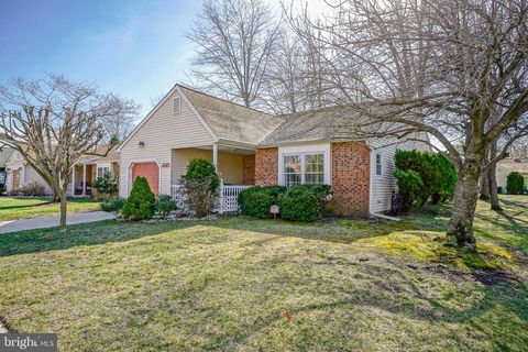 Homes For Sale - 105 Lakebridge Drive<br/> Gloucester County, DEPTFORD, NJ 08096