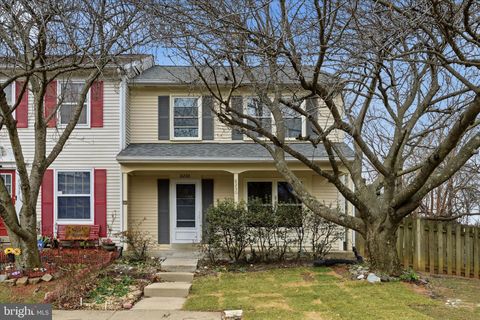 Photo of 8230 Blue Ridge Court, MANASSAS, VA 20109 (MLS # VAPW2114884)