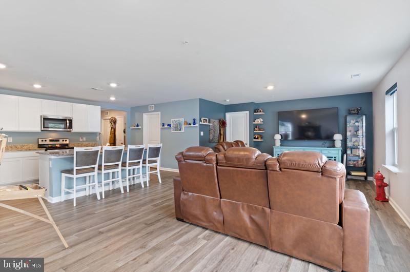 291 FOREST EDGE AVE