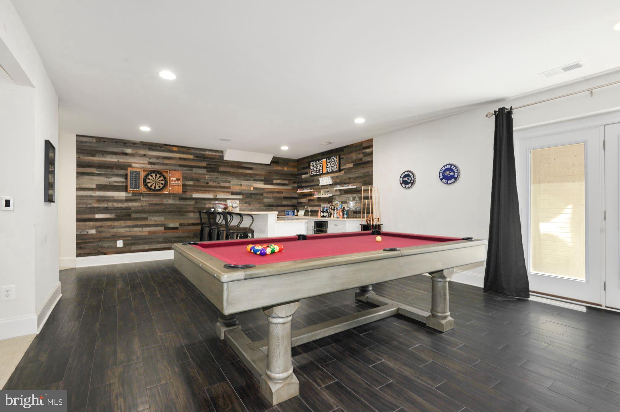 PARK POINTE - Residential