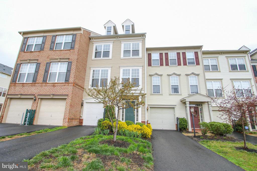 PEMBROOKE - Residential