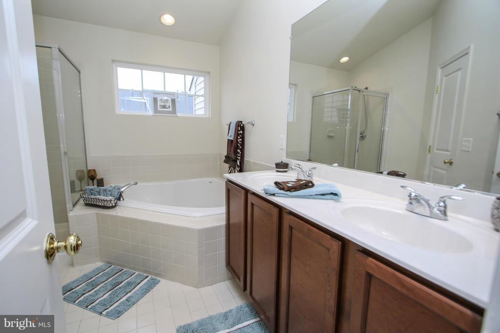 PEMBROOKE - Residential