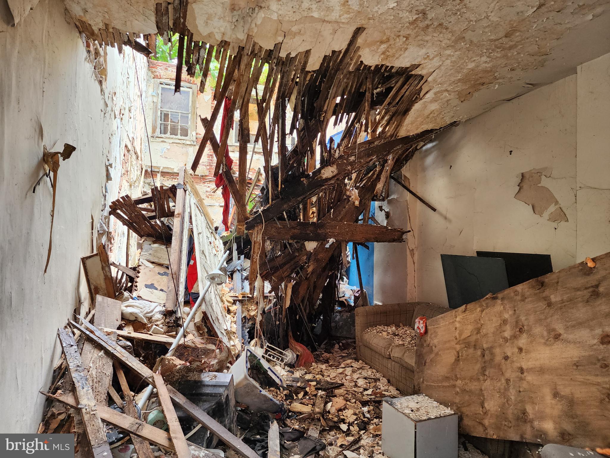 BROADWAY EAST - Residential