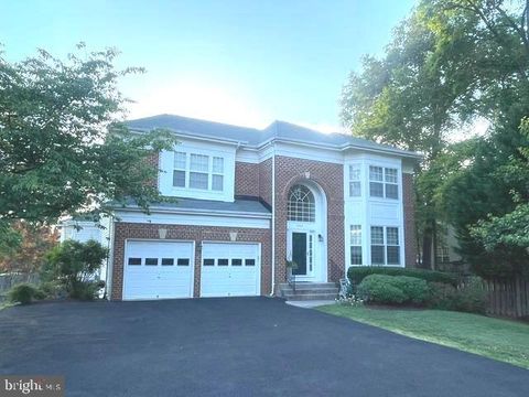Photo of 3504 Chambray Way, FALLS CHURCH, VA 22042 (MLS # VAFX2314360)