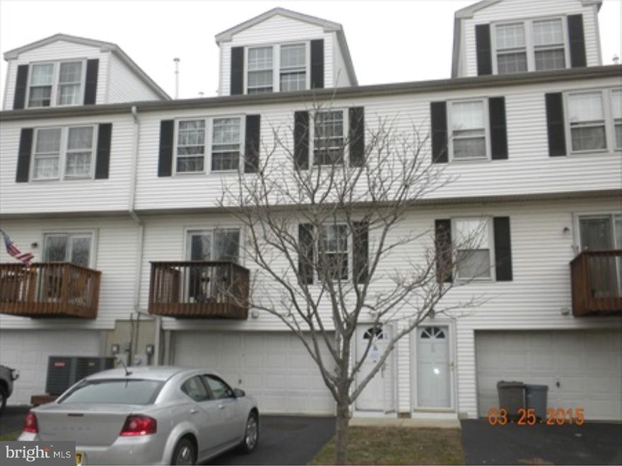Wonderful 3 bedroom, 2 1/2 bath townhouse close to docks, river and 95 & the Blue Route. This home has ceramic tile floors in the bathrooms and kitchen. 1 1/2 car garage with 2 car parking lot. Come see for yourself! Condo fee takes care of all outside grounds and exterior including the roof. All owner occupant offers can submit attached owner occupant certification rider. Purchaser is responsible for obtaining any U and O and any certifications needed at buyers cost. Corporate Addendums generated with accepted offer.. This is a Fannie Mae HomePath Property. No sellers disclosure available. Purchaser is responsible for all transfer tax.