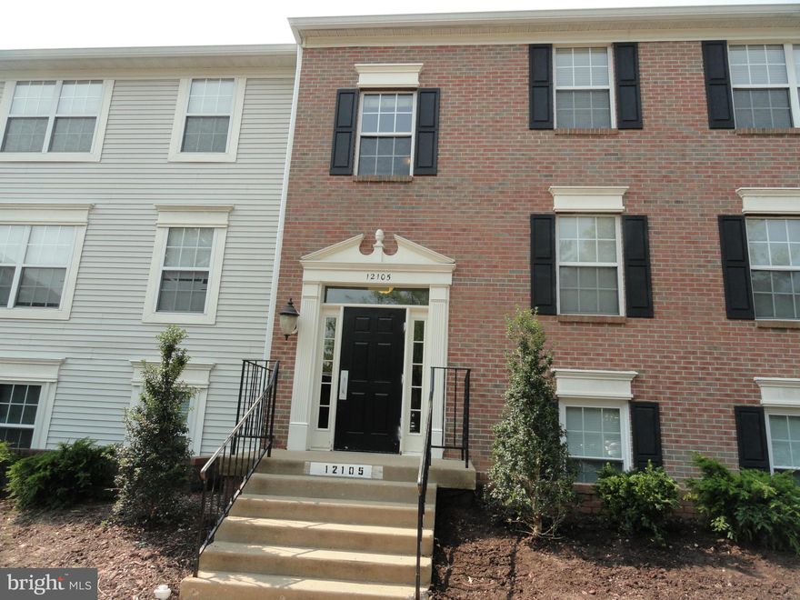 This unit has a walk out brick patio hardwood floors,recently renovated baths, newer windows, newer HVAC & HWH, newer full size front loading washer/dryer, fans in all 3 BR's and LR. Pets- case-by-case. BUS TO VIENNA METRO.Close to Fair Oaks Mall,shops, dining, movies. Excel amenities of golf community: swim pool. tennis courts, exerc room, basketball crt, I-66;Rt123,Rt50,Rt29..