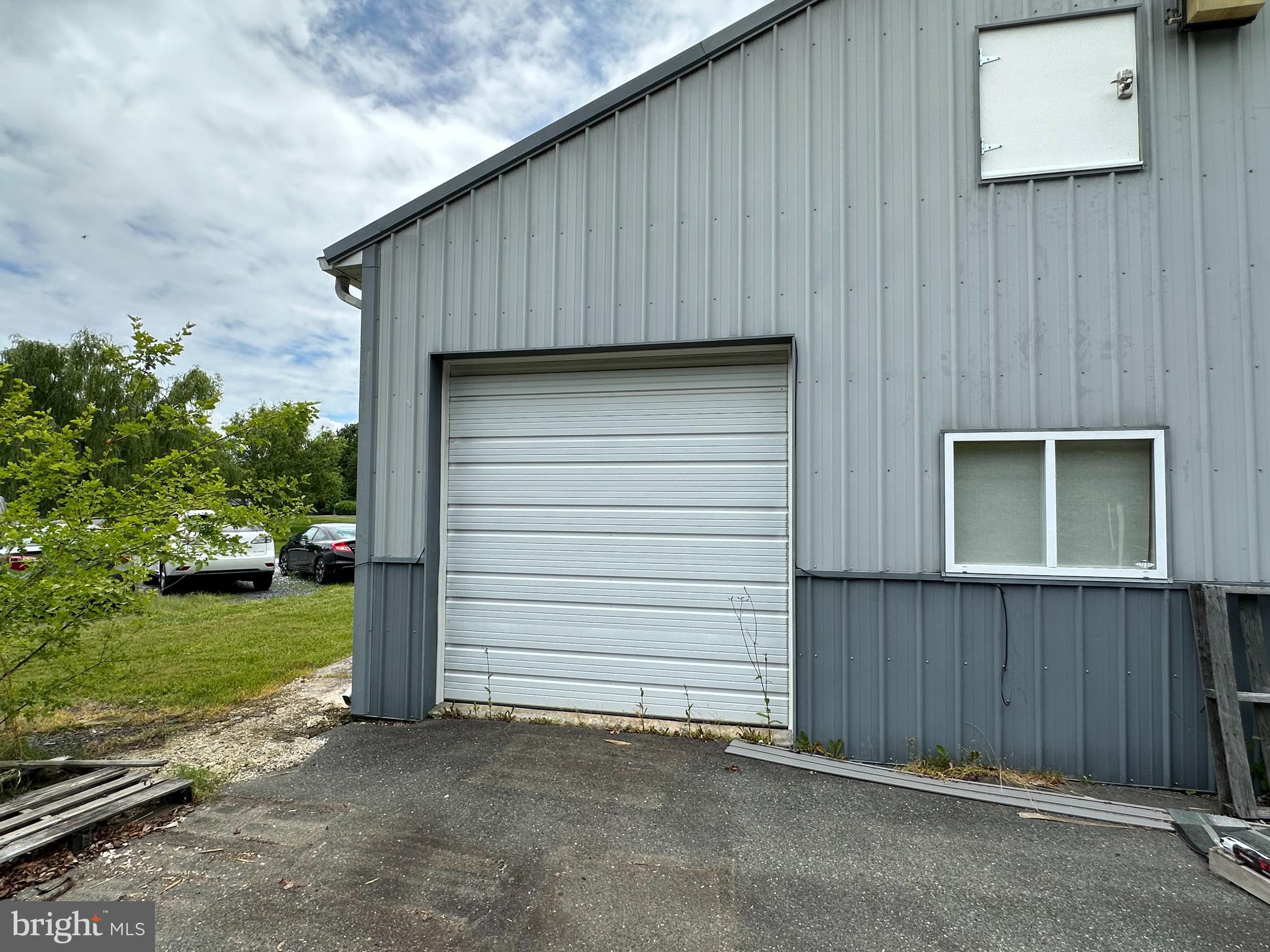 CARLTON BUSINESS PARK - Commercial Lease