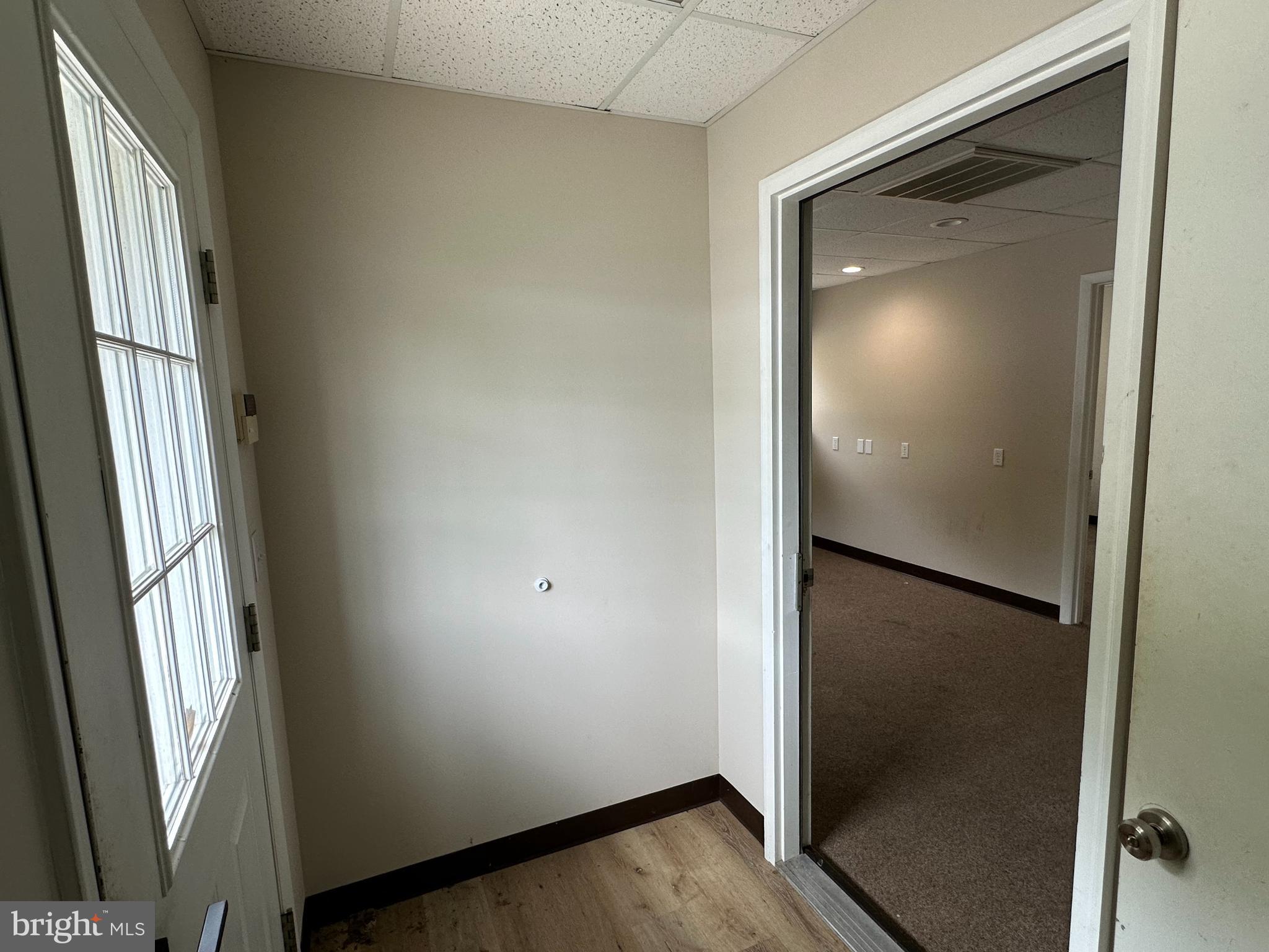 CARLTON BUSINESS PARK - Commercial Lease