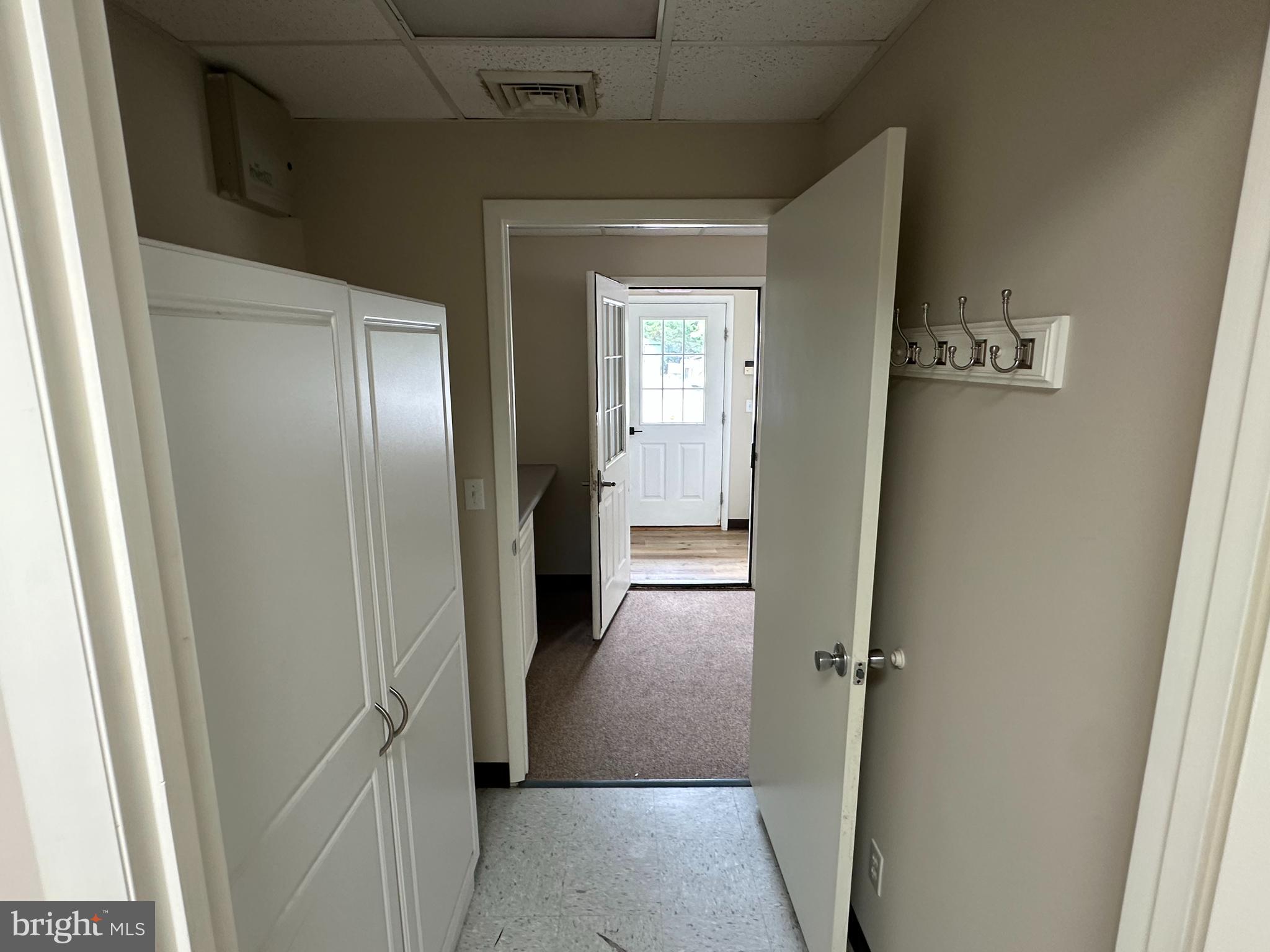 CARLTON BUSINESS PARK - Commercial Lease