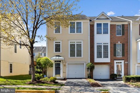 Photo of 4040 Fairfax Center Hunt Trail, FAIRFAX, VA 22030 (MLS # VAFX2279112)
