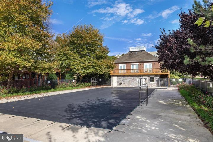 4040 FAIRFAX CENTER HUNT TRAIL