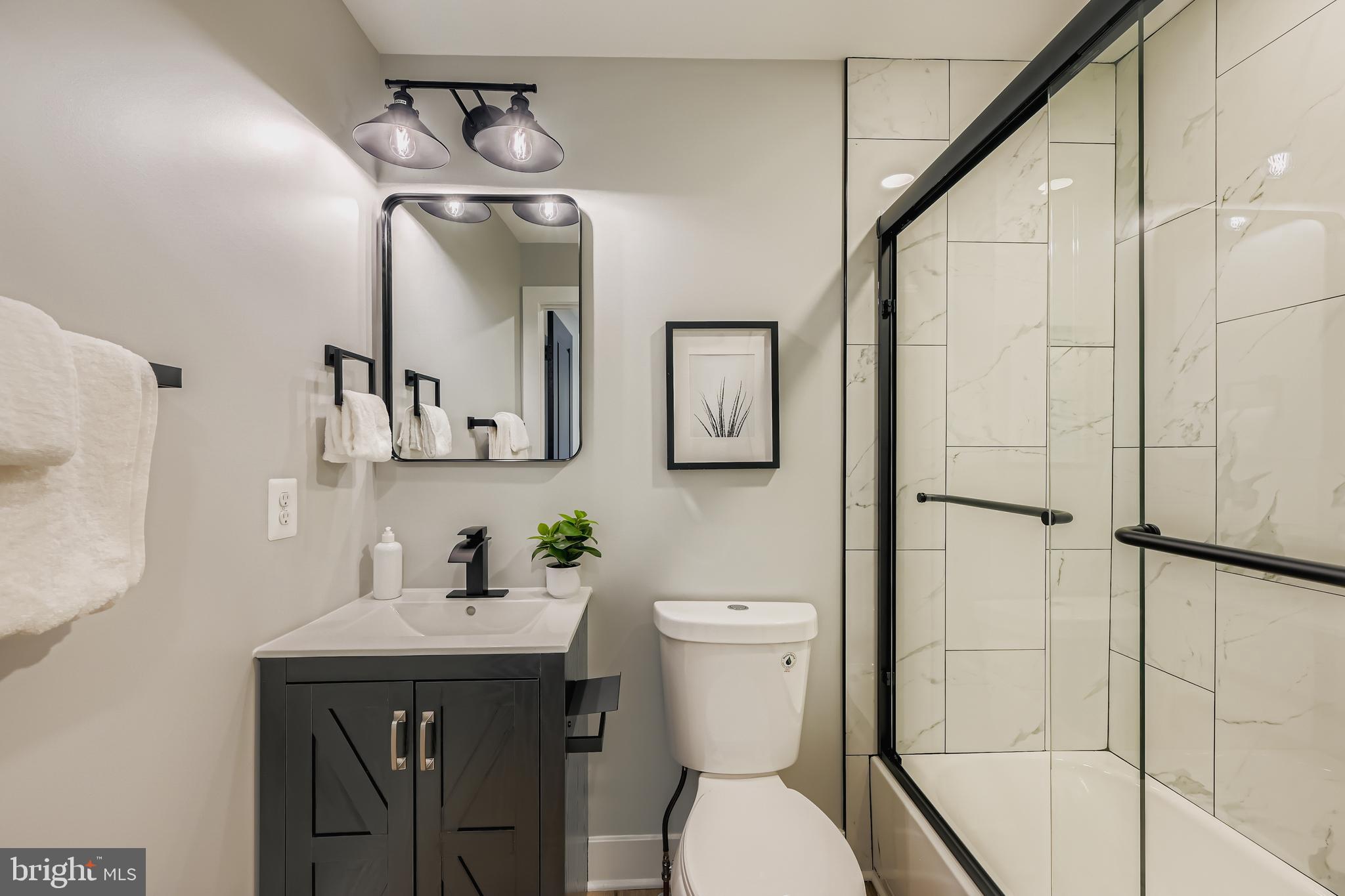 LODGE FOREST MANOR - Residential