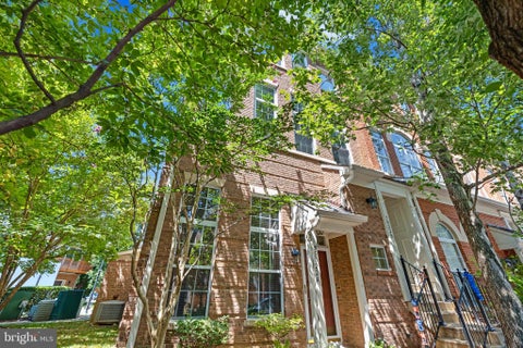 Condo For Sale - 5022 Barbour Drive #B<br/> ALEXANDRIA, VA 22304