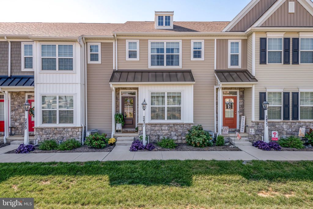 Photo of 2431 Artesian Way, Lancaster, PA 17601 (MLS # PALA2056010)