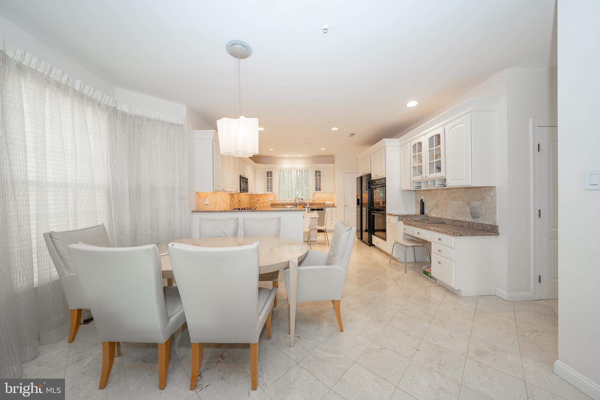 MERION HILL - Residential